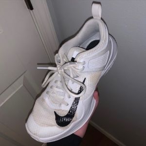 NIKE VOLLEYBALL SHOES